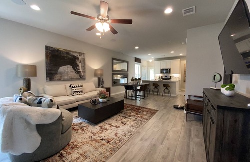 Harris Ridge Casa | New Solar Powered Home, Professional Design-Taste Comfort Space and Convenience