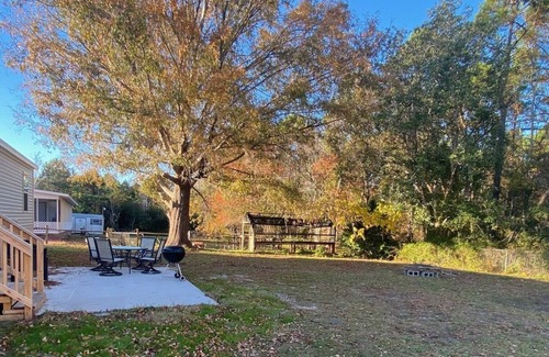 Southport Casa | New Southport house 4 miles from beach and town.