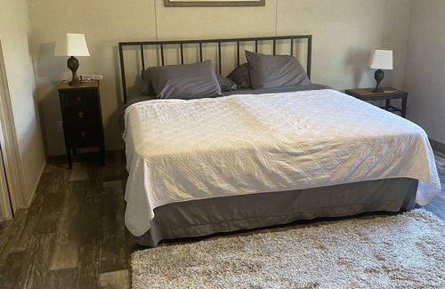Southport Casa | New Southport house 4 miles from beach and town.