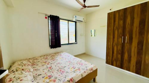 Tirupati Apartamento | New Spacious 2BHK apartments in Tirupati Near Railway Station with fully equipped kitchen, AC bedrooms, Washing Machine, 24 hours water, caretaker service, and ample space for car parking & ideal for families and pilgrims