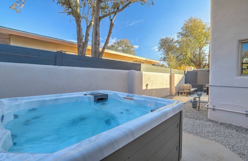 Near North Valley Casa | NEW & Spacious: 2Kings+Hot Tub+Fire Pit+Family Fun