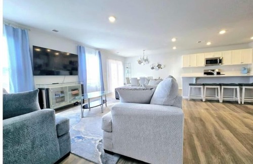 Southport Casa | New Spacious 3BR/2.5BA Beach House