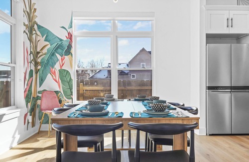 Near Northside Casa | NEW Spacious 4BD house - Pool Table & Close to Downtown Indy