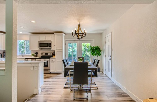 Alta Vista Area Casa | NEW, Spacious 5B w/Backyard |Pet Friendly| Near DT