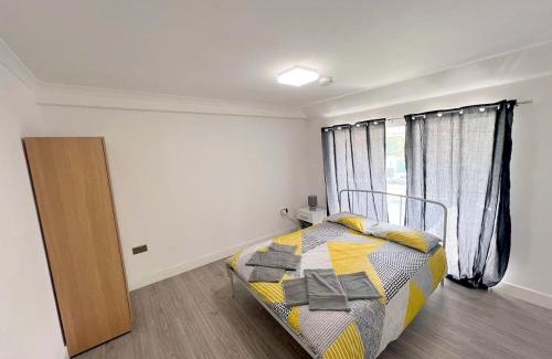 The Wrythe Casa | New Spacious 7-bedroom house in Sutton (S London)