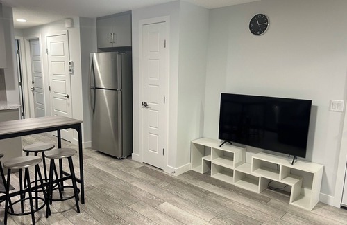 Southwest Calgary Casa | New, spacious and lovely two-bedroom basement suite in a peaceful neighbourhood