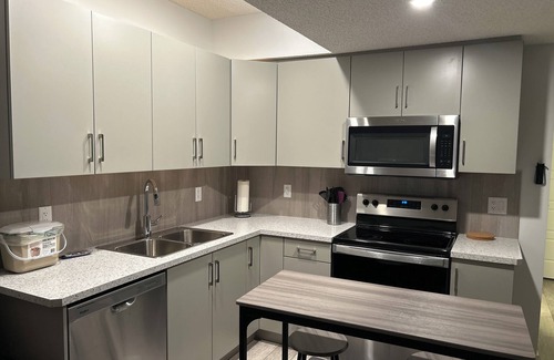 Southwest Calgary Casa | New, spacious and lovely two-bedroom basement suite in a peaceful neighbourhood