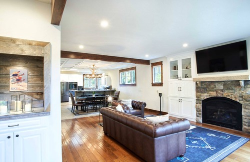 The Reserve Casa | NEW Spacious bright home. Stunning Mountain Views, Close to resorts and downtown