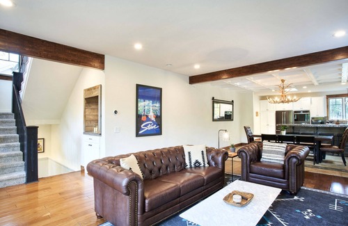 The Reserve Casa | NEW Spacious bright home. Stunning Mountain Views, Close to resorts and downtown
