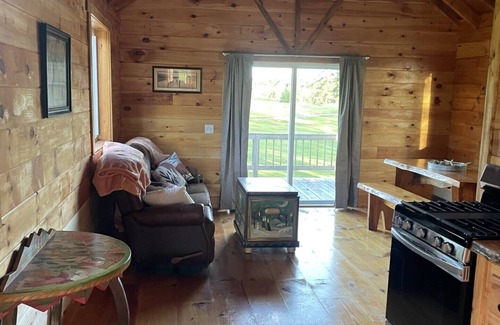 Wilton Cabaña | New spacious-charming one bedroom cottage with loft at Wilson Lake Country Club
