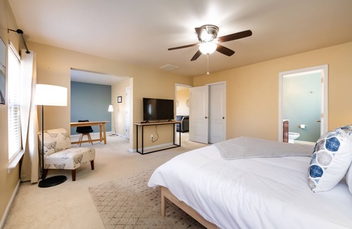 Charlotte Casa | NEW! Spacious Family Friendly Home ~Yard for Pets!