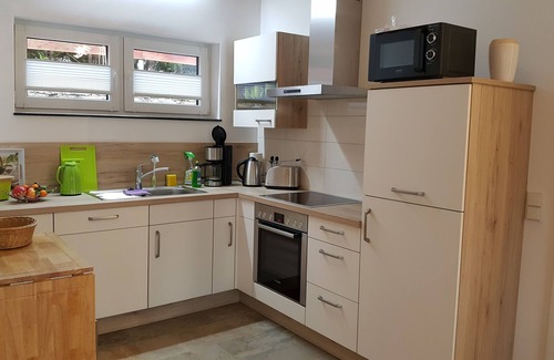 Klein Nemerow Casa | Nueva y espaciosa casa de vacaciones en el lago Tollensesee, de forma gratuita. Internet inalámbrico