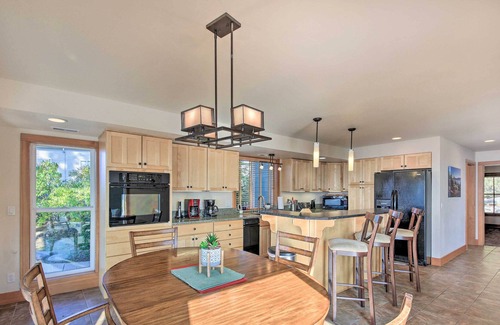 Hope Casa | NEW! Spacious Hope Retreat w/ Game Room & Views!