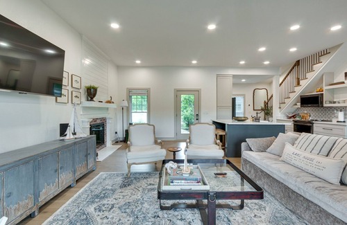 Coalmont Casa | ~New~ Spacious Lake House / Mountain House w/ Heated Pool & 2 Hot Tubs
