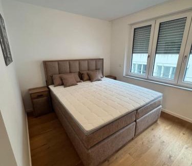 Innenstadt - Sankt Ulrich-Dom Apartamento | New spacious luxury apartment at Rathaushausplatz