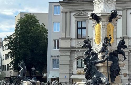Innenstadt - Sankt Ulrich-Dom Apartamento | New spacious luxury apartment at Rathaushausplatz