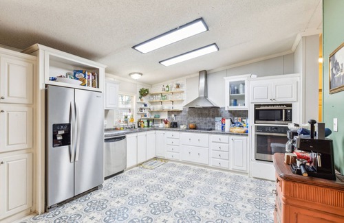Olivia Casa | NEW! Spacious Pet Friendly Forest Retreat w/ EV Charger