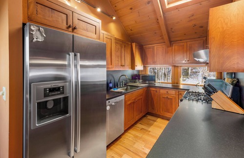 Stowe Chalet De Esquí | New Spacious Stowe Home, Stowe Mt Views. Woodstove