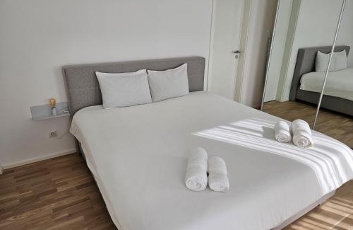 Hollerich Apartamento | New Spacious Two Bedroom Center with Parking, near Public Transport