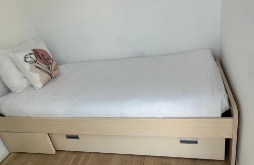 Hollerich Apartamento | New Spacious Two Bedroom Center with Parking, near Public Transport