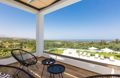 Skouloufia Villa | NUEVA VILLA ELEGANTE CON VISTA INCREÍBLE