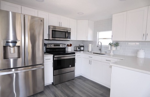 St. Petersburg - Clearwater Casa | NEW! Sparkling gorgeous home W/ Entertainment room