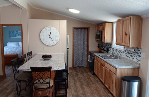 Rosman Casa | NEW! Spectacular mountain views, waterfalls, hike, bike, kayak at your doorstep!