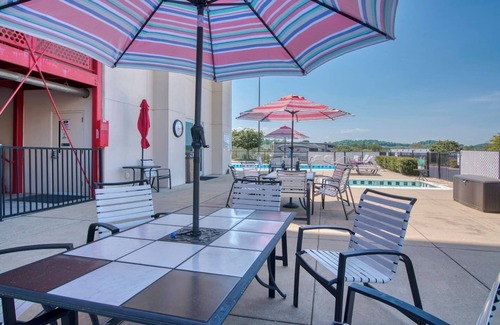 Bluff City Condominio | New, SpeedwaySkyview 3BR/3BA@BMS