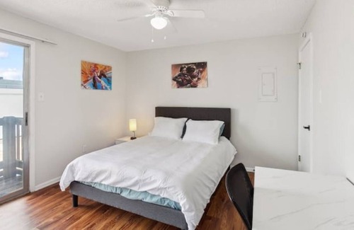 Metairie Apartamento | NEW Spider-Man Themed w Pool New Orleans Airport