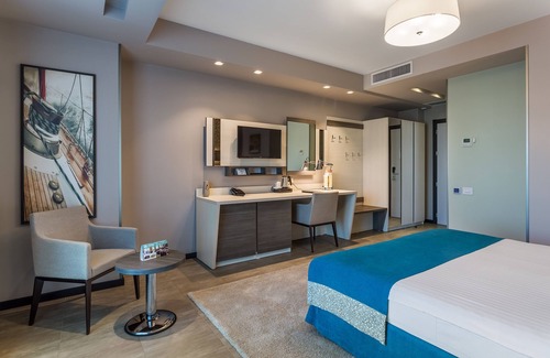 Constanta Hotel | New Splendid Hotel & Spa - Adults Only