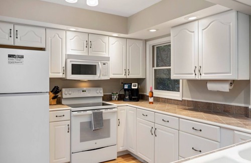 Nellysford Cabaña | - NEW - Spruce Creek Retreat