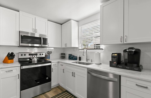 St. Petersburg - Clearwater Casa | NEW St Pete Retreat Newly Updated Pet Friendly