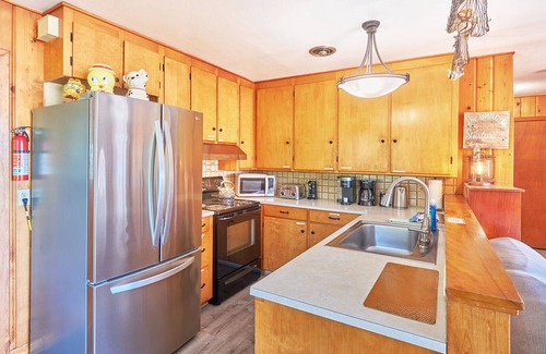 Long Beach Casa | NEW! Steps To Beach, Dog Ok, Firepit, Near town (Garden)