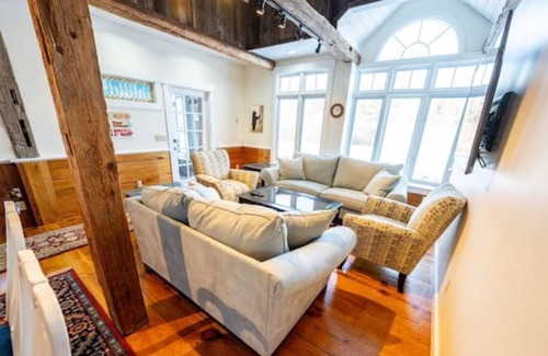 Winhall Casa | NEW! Stratton, Bromley, Mt. Snow, Okemo Sleeps 10.