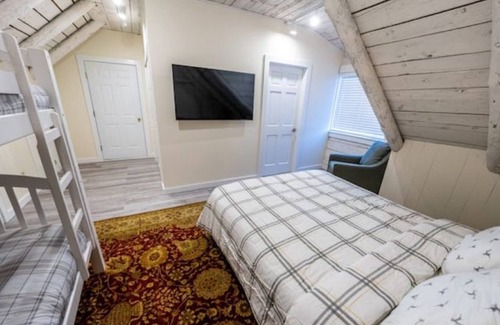 Winhall Casa | NEW! Stratton, Bromley, Mt. Snow, Okemo Sleeps 10.