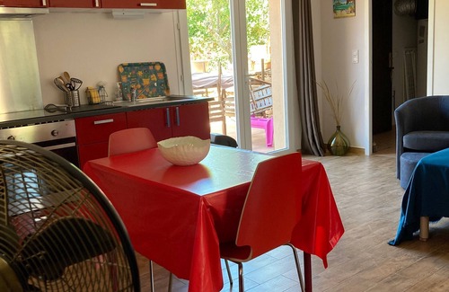 Piana Casa | Estudio nuevo, planta baja, terraza, tranquilo, Piana Pueblo