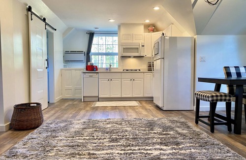 Stowe Apartamento | NEW! Studio Loft in Stowe Hollow
