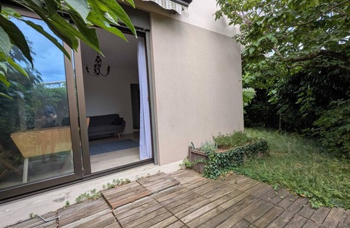 Margnolles - Rhone Apartamento | New! Studio with private garden - Caluire proche croix rousse. Garage available