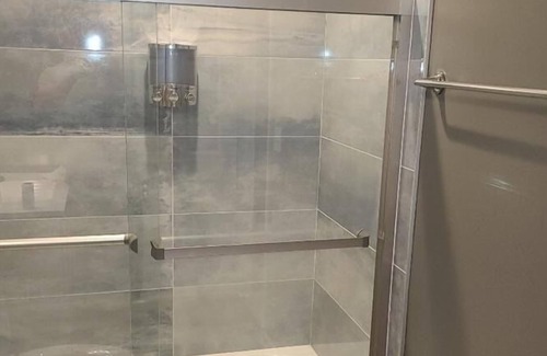 Bensenville Condominio | New Stunning 2BED 2BATH Apartment. Close to METRA, O'Hare and Rivers Casino