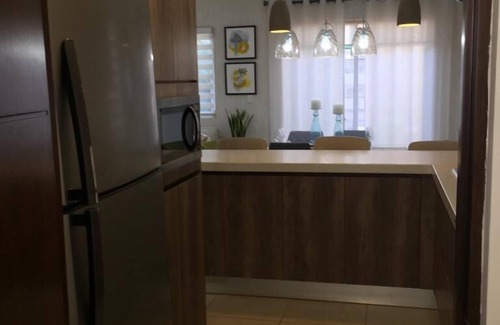Cerritos Casa | Nueva, impresionante, hermosa casa decorada, espaciosa - 5 minutos a pie de la playa