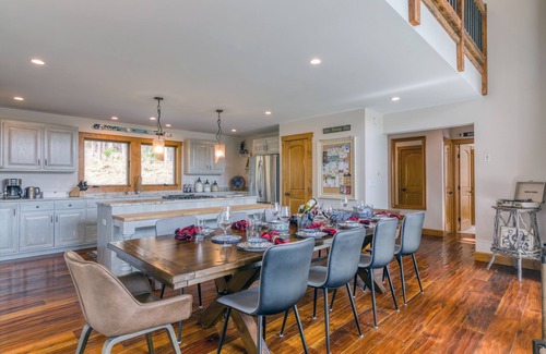Ellicottville Chalet De Esquí | New & Stunning Chalet!⛷ A+ Reno, Hot-Tub, Barrel Sauna, Slope Views, Fire Pit🔥