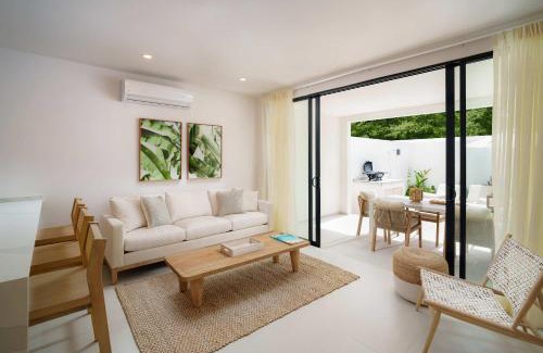 Gibbes Apartamento | New Stylish 3BR with Private Pool ! Walk to Beach