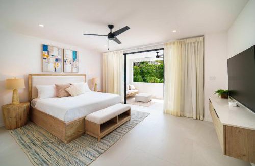 Gibbes Apartamento | New Stylish 3BR with Private Pool ! Walk to Beach