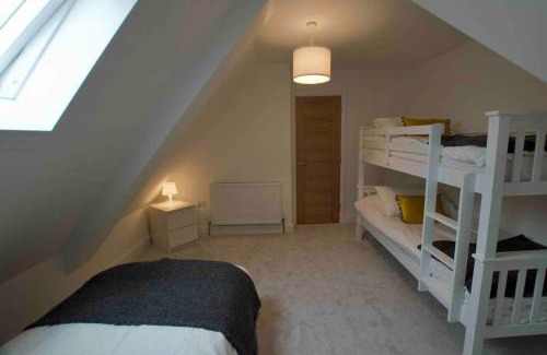 Clacton-on-Sea Casa | New stylish 4 bed house moments from Clacton beach
