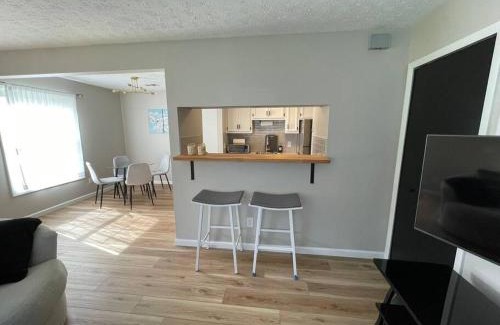 Reminderville Apartamento | New Stylish Condo Monthly Rental