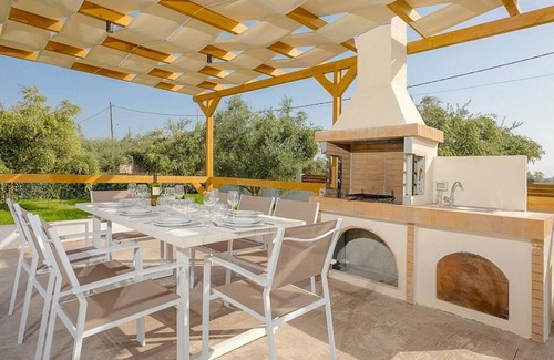 Kalpaki Villa | New Stylish Villa in a Quiet Location - Extensive Gardens, Private Pool and close to Sandy Beaches!