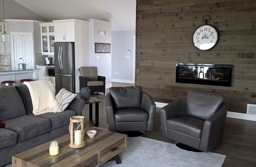 Montague Casa | Nueva casa de verano en el pintoresco río Montague, relájese cómodamente