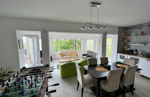 Balatonalmadi Apartamento | ‘NEW’ Sunkissed Villa on the Old Hill