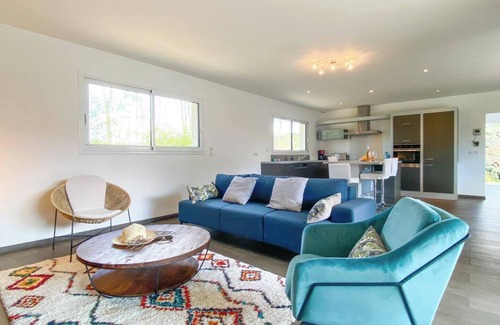 Seignosse Villa | NEW! Superb villa with garden and heated pool!