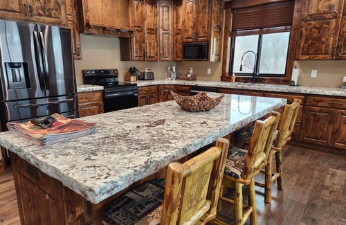 Irwin Cabina | New Swan Valley Cabin on Palisades Creek, Fishing, Hiking, Relaxation!!